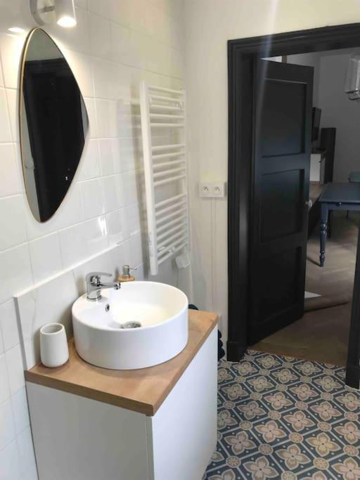 Grand Appartement En Maison De Ville Valréas Zewnętrze zdjęcie